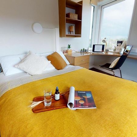 Private Bedrooms With Shared Kitchen And Studios At Iq Tufnell House In ロンドン エクステリア 写真