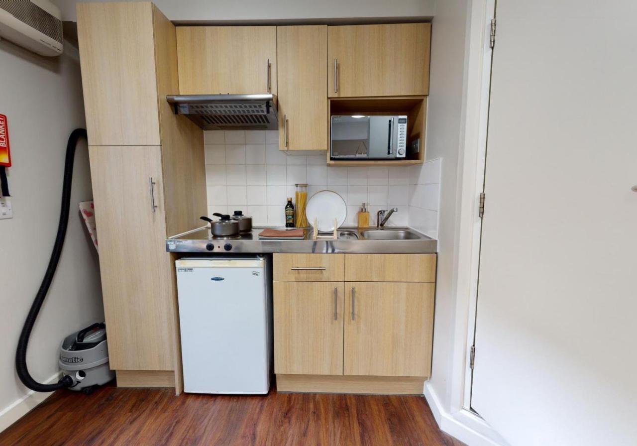 Private Bedrooms With Shared Kitchen And Studios At Iq Tufnell House In ロンドン エクステリア 写真