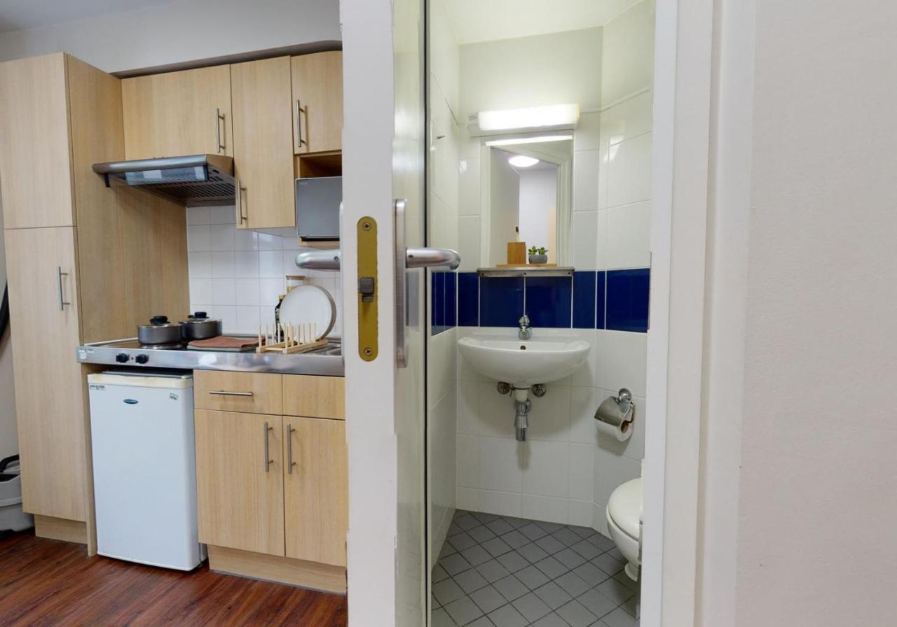 Private Bedrooms With Shared Kitchen And Studios At Iq Tufnell House In ロンドン エクステリア 写真