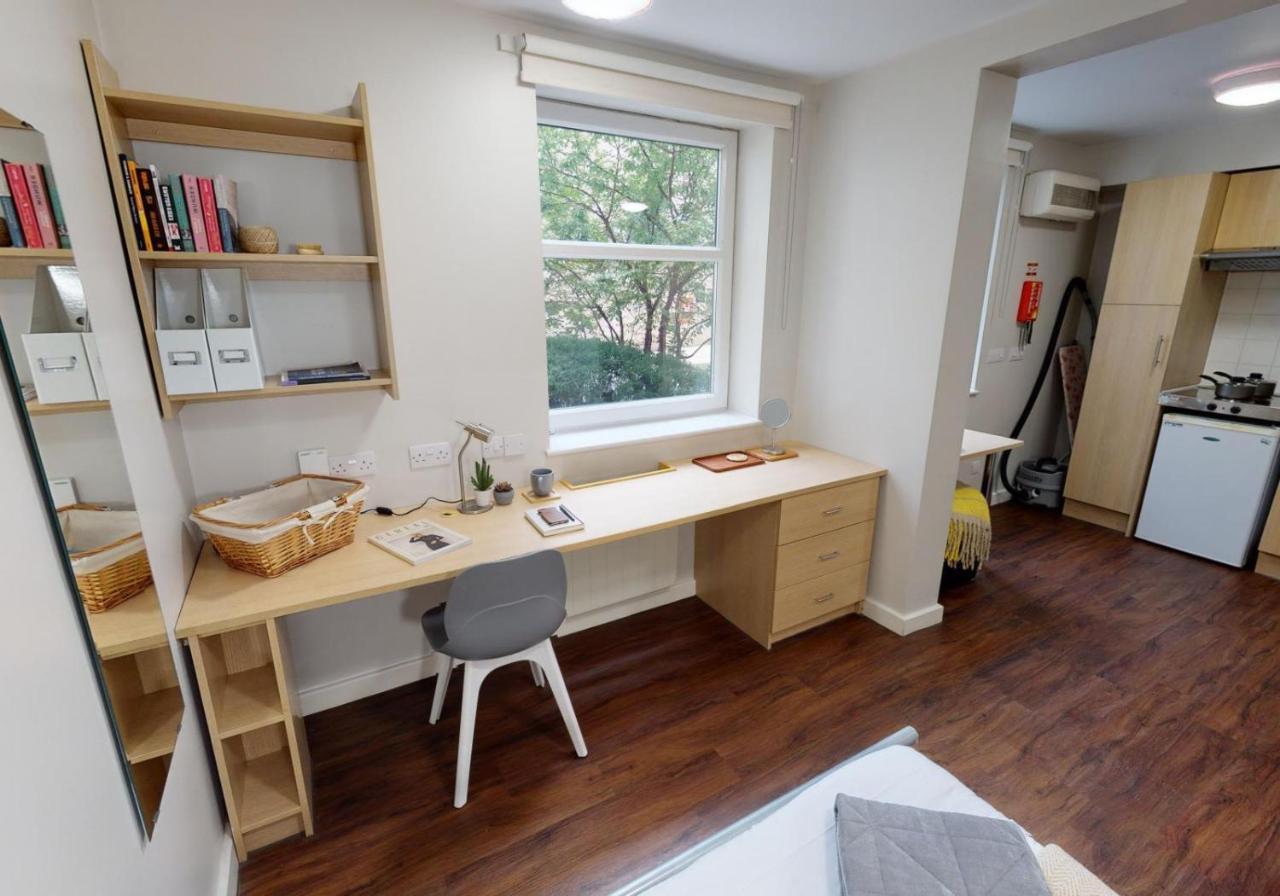 Private Bedrooms With Shared Kitchen And Studios At Iq Tufnell House In ロンドン エクステリア 写真