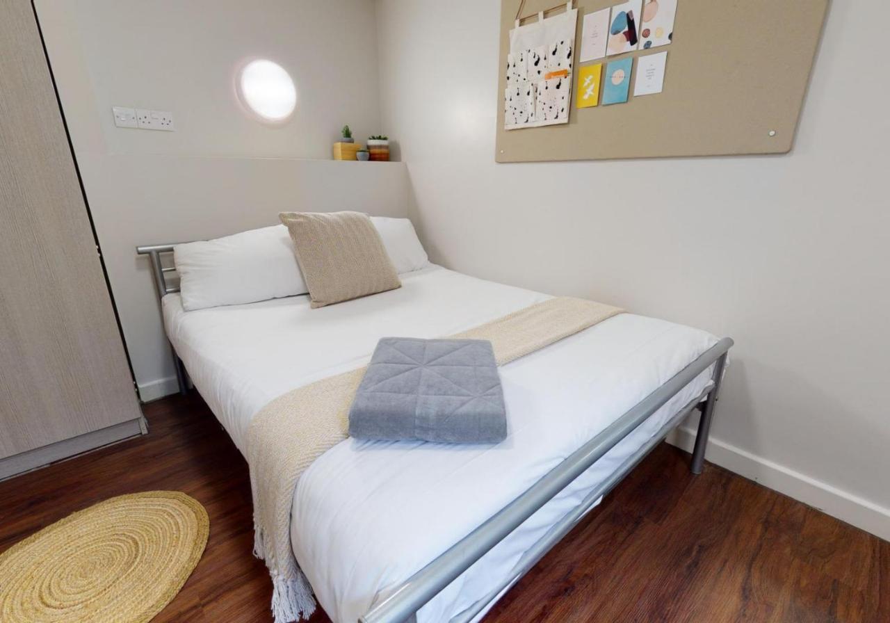 Private Bedrooms With Shared Kitchen And Studios At Iq Tufnell House In ロンドン エクステリア 写真