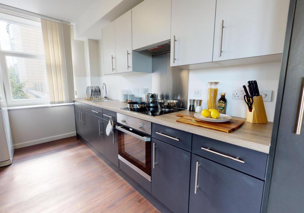 Private Bedrooms With Shared Kitchen And Studios At Iq Tufnell House In ロンドン エクステリア 写真