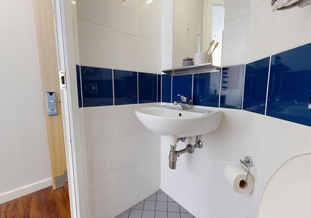 Private Bedrooms With Shared Kitchen And Studios At Iq Tufnell House In ロンドン エクステリア 写真