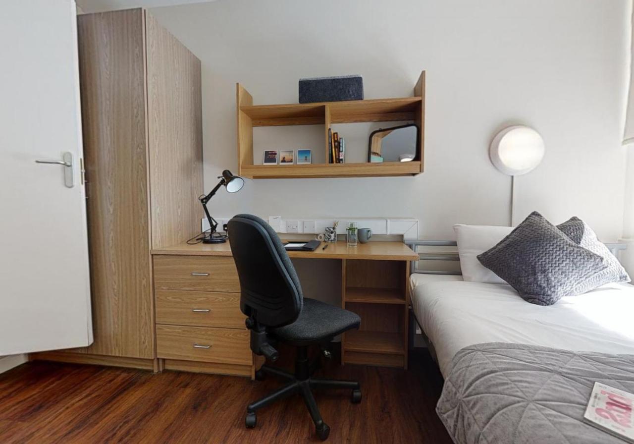 Private Bedrooms With Shared Kitchen And Studios At Iq Tufnell House In ロンドン エクステリア 写真