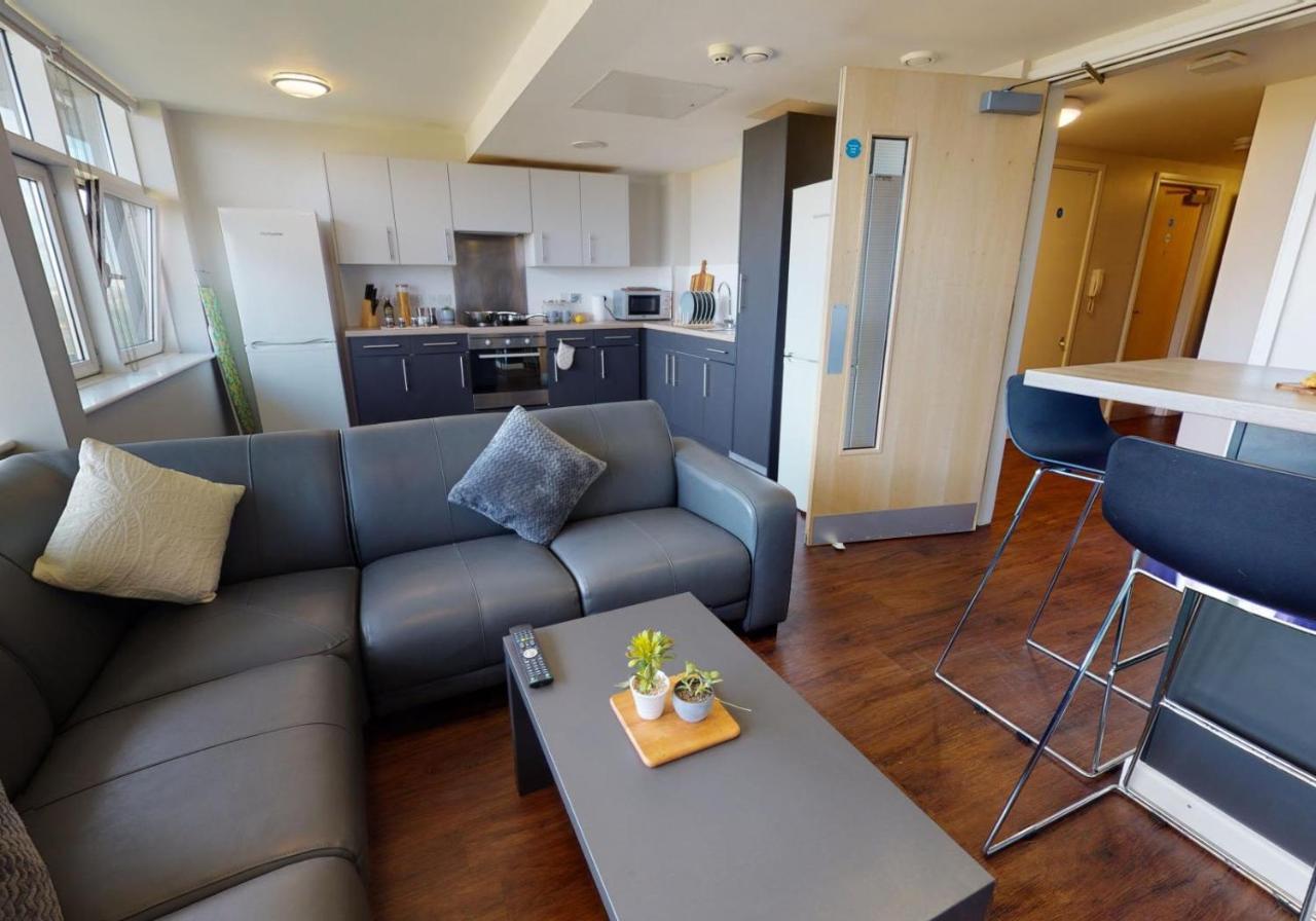 Private Bedrooms With Shared Kitchen And Studios At Iq Tufnell House In ロンドン エクステリア 写真
