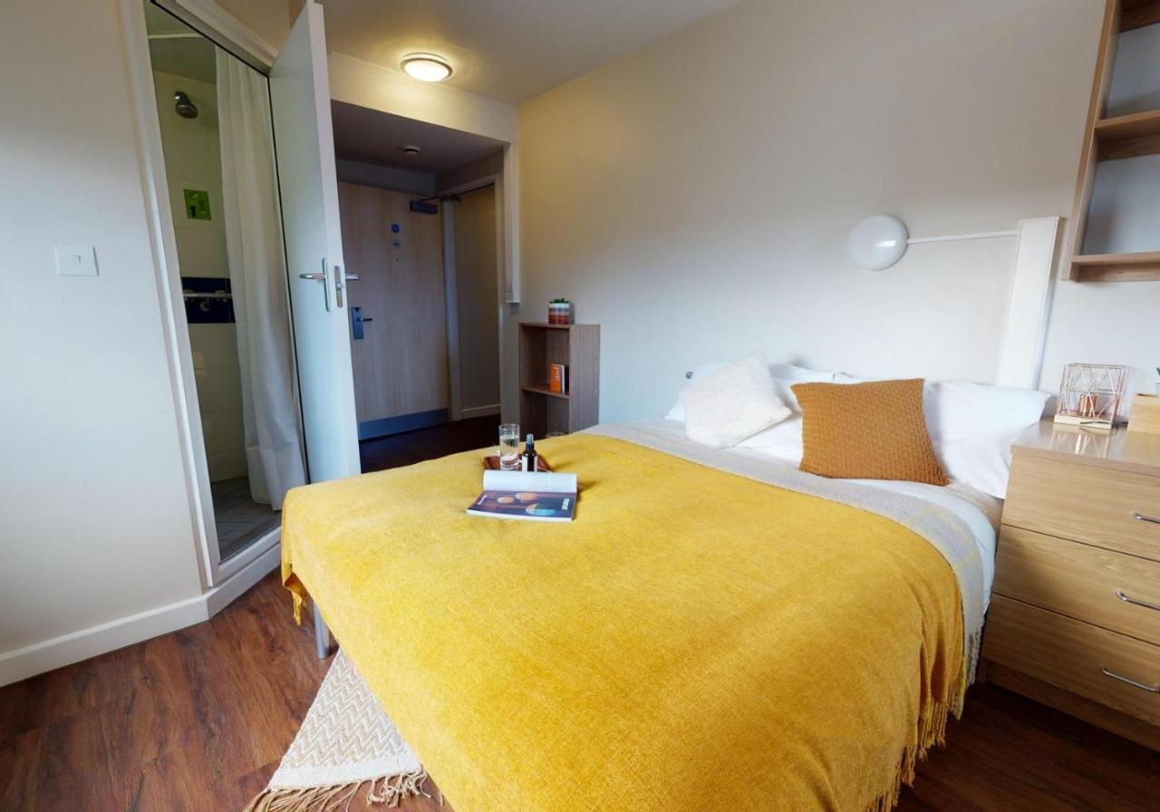 Private Bedrooms With Shared Kitchen And Studios At Iq Tufnell House In ロンドン エクステリア 写真