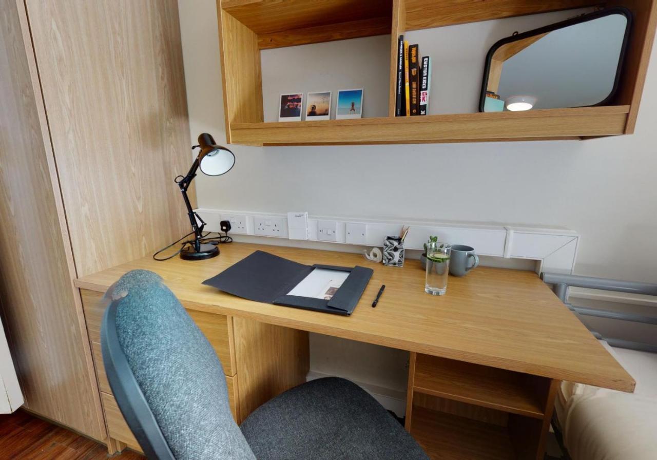 Private Bedrooms With Shared Kitchen And Studios At Iq Tufnell House In ロンドン エクステリア 写真